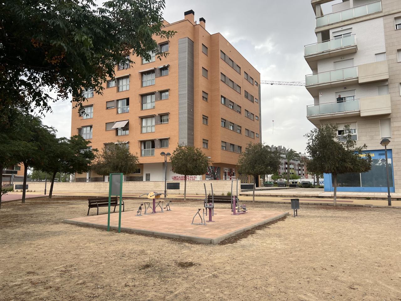  Amplia vivienda en Avenida Juan de Borbón